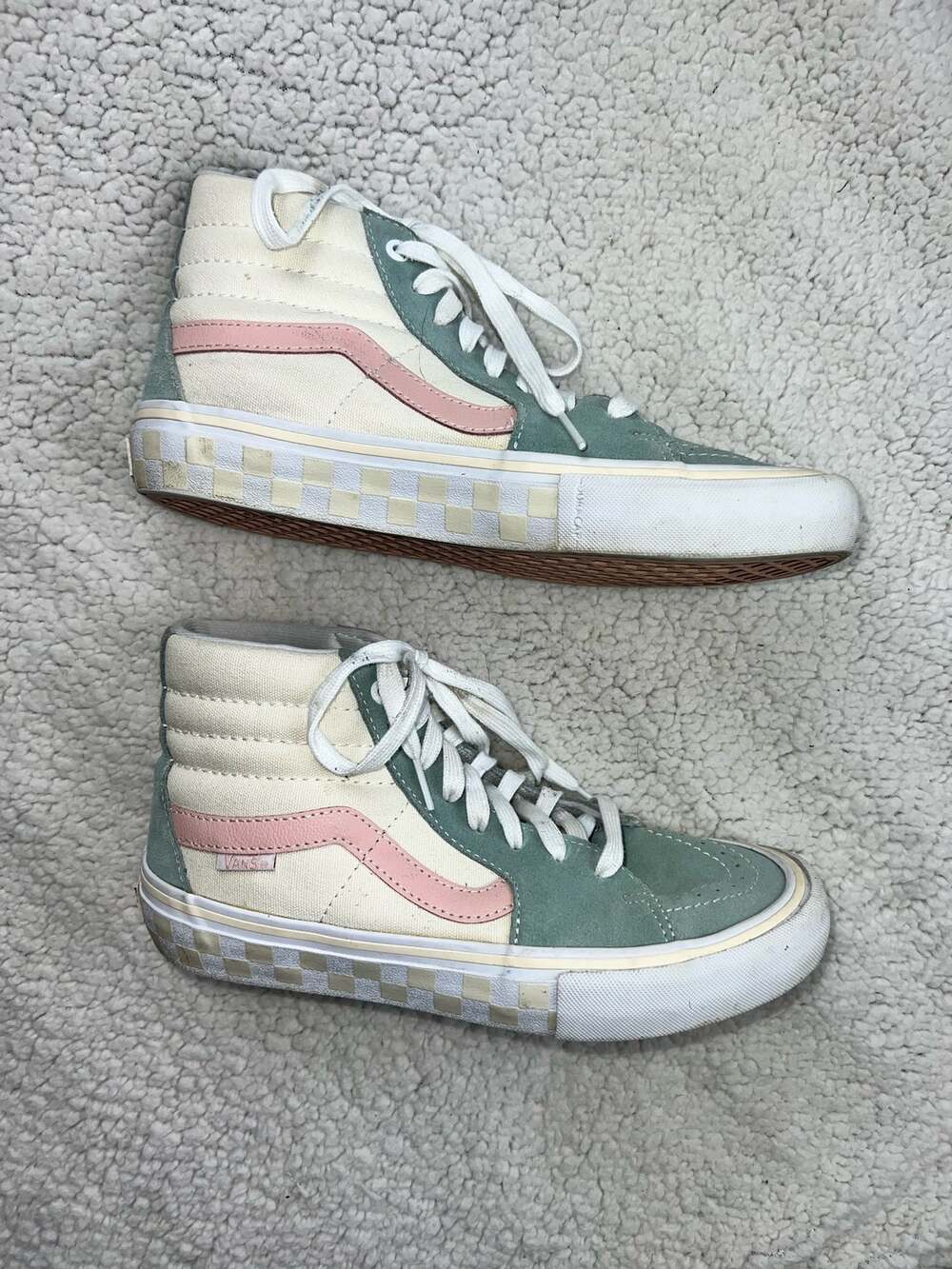 Vans Sk8-Hi Pro High Top Sneakers - size 7  - L12